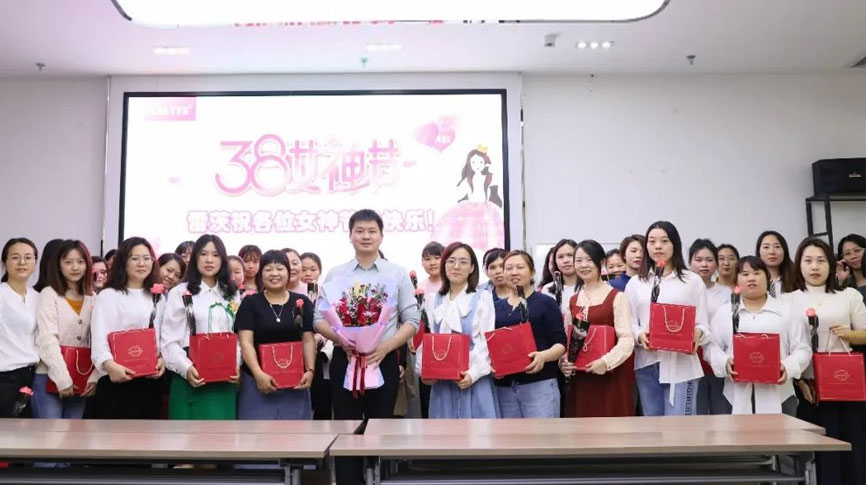 春風十里不如你：雷茨慶祝第100個婦女節！